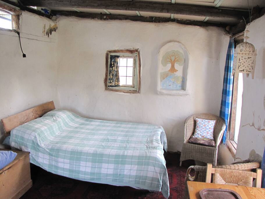Very comfortable bed overlooking the lake