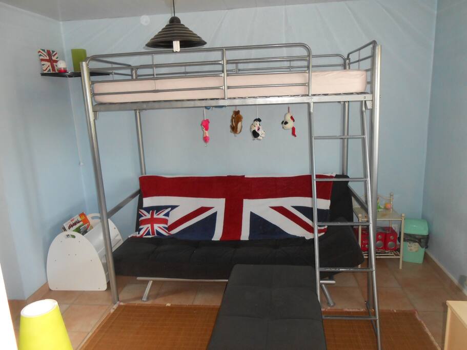 Chambre Lit/Canapé + Lit 1 place