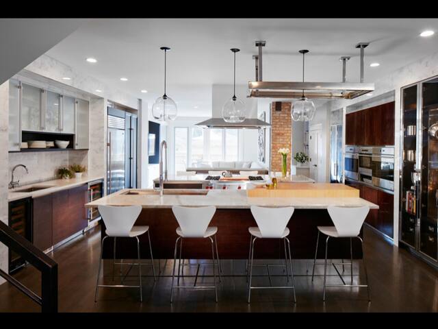 Gorgeous Home near Wrigley Field gallery image 3