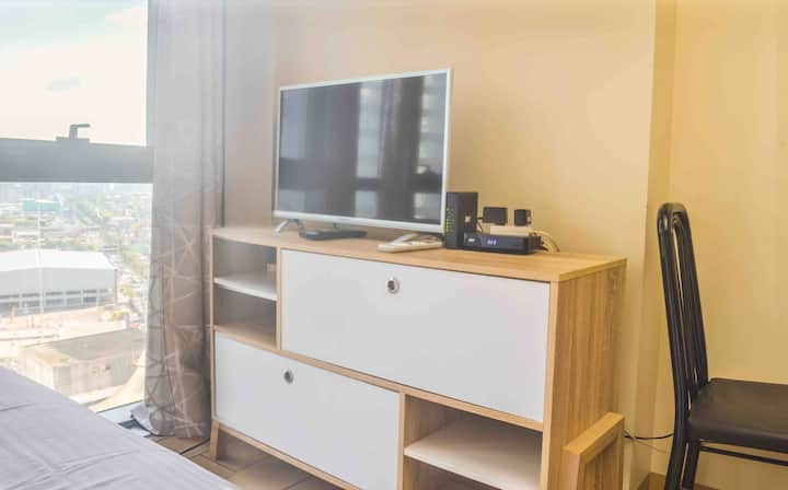Enjoyable One Eastwood Ave. Unit W/ Wi-fi+netflix - Quezon City