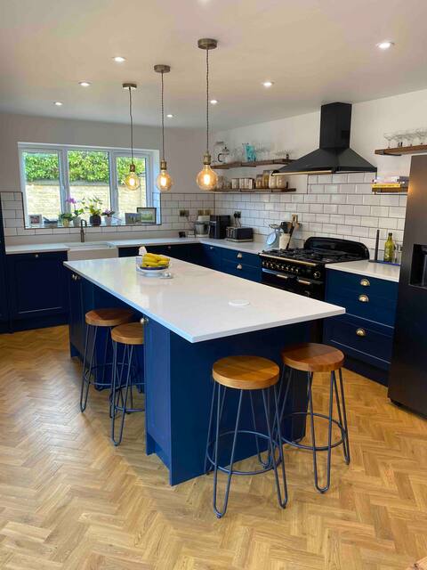 Silverstone home close to circuit