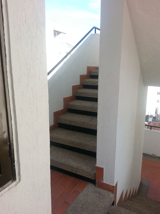 Edificio pintado recientemente.