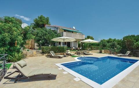 Villa Nela