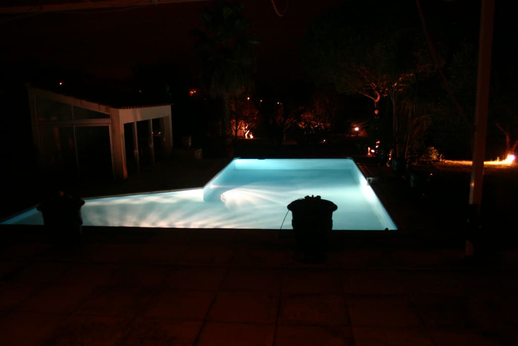 Piscine la nuit