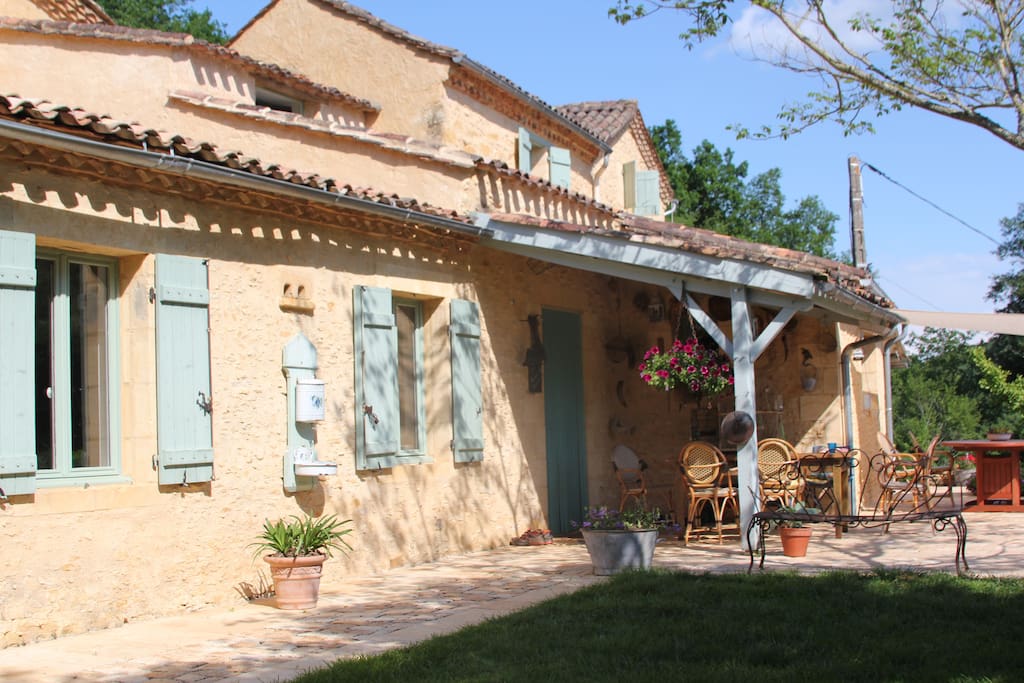 l 'entrée de la maison
