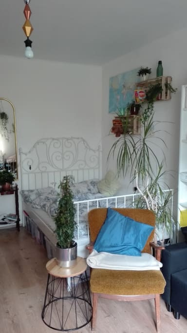 Dein Zimmer/Your room