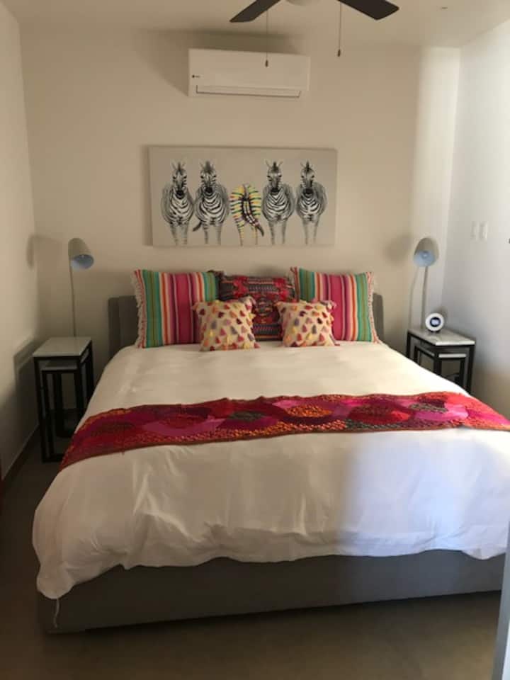 Master bedoom with King bed
