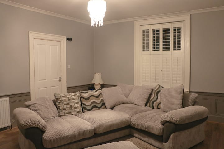 Modern 2 Bedroom Flat In Town Centre - Stornoway