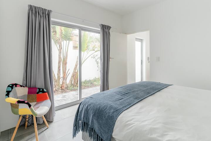 Adams Place – Walk to Blouberg Beachfront from a Stylish Hideaway gallery image 2