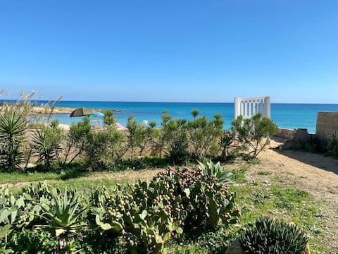 Top Airbnb: Noto S.Lorenzo. House by the sea. a Noto