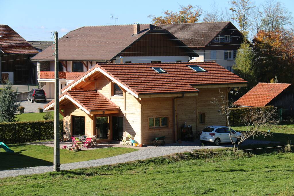 vue lointaine de la maison