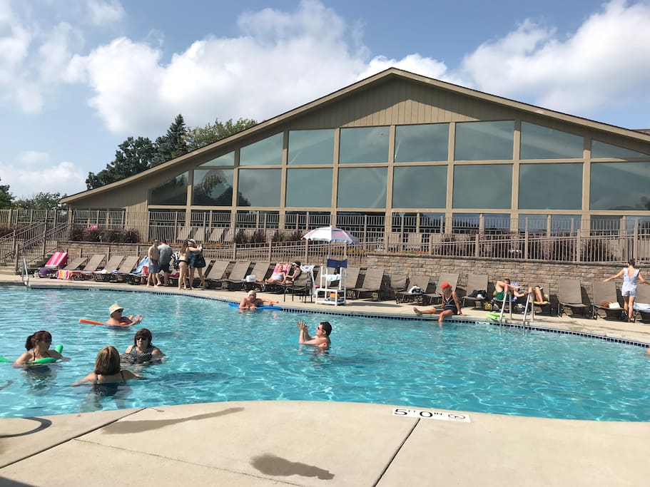 3bd 2ba cottage Abbey Springs on Lake Geneva Cottages for Rent in