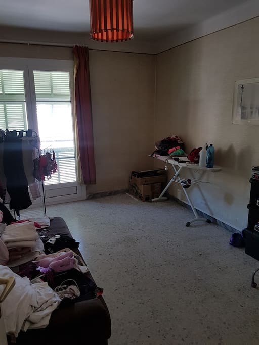 Chambre avec canapé lit en 140.