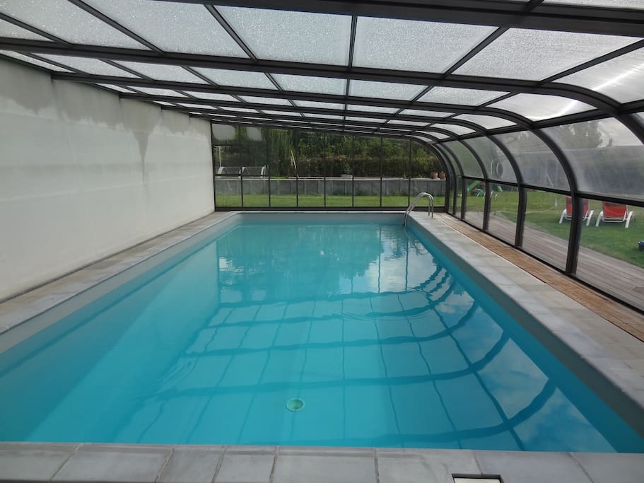 piscine couverte 11x5m avec douche