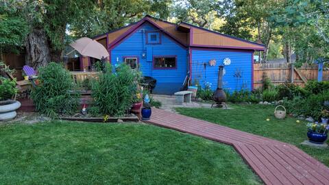 Cozy & Pet Friendly 2 Bedroom Home Near Steamboat