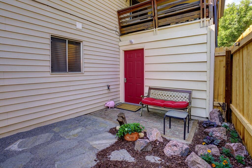 Private Entrance and Patio