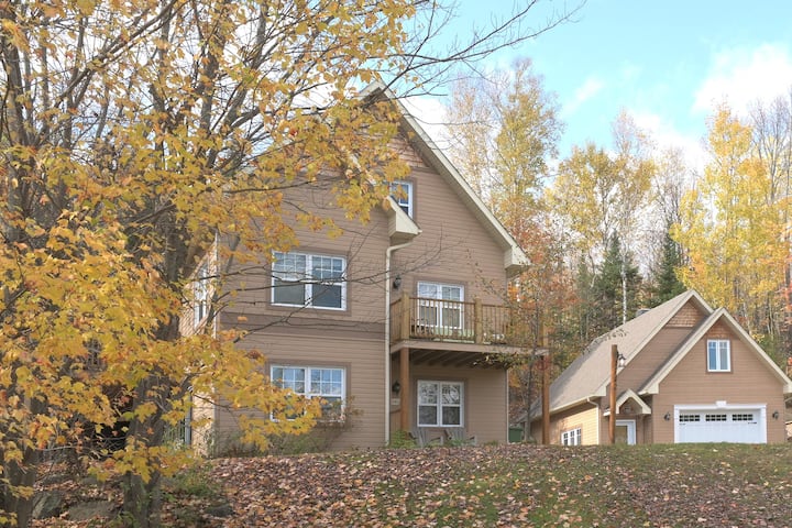 Tremblant Chalet Haven - Large Mountain Retreat - モントランブラン