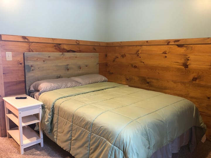 Second bedroom with full bed. Flatscreen smart TV as well! 