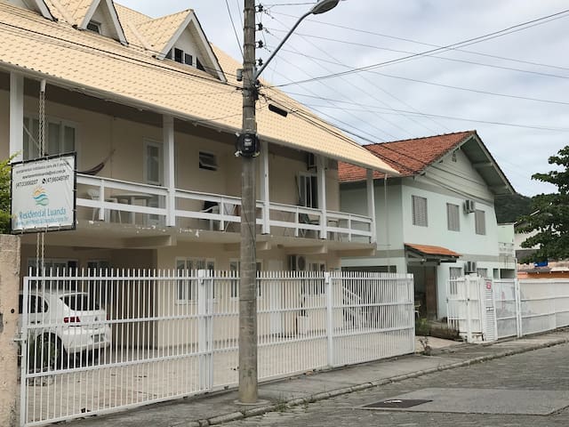 Bombinhas - Residencial Luanda ap 7