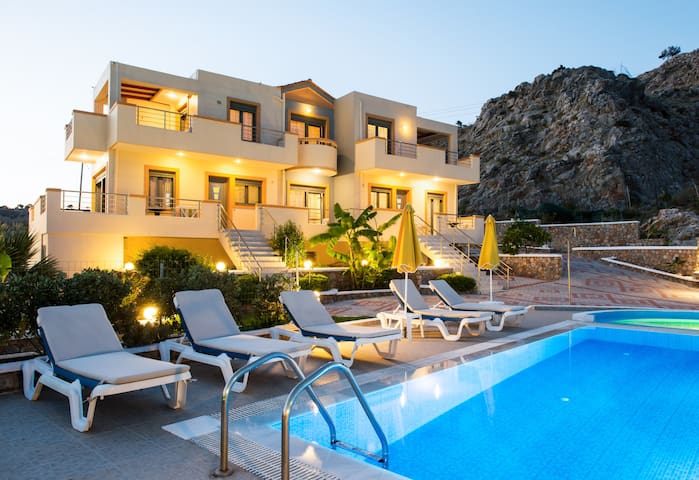 Six bedroomed Villa with private pool 12 pax