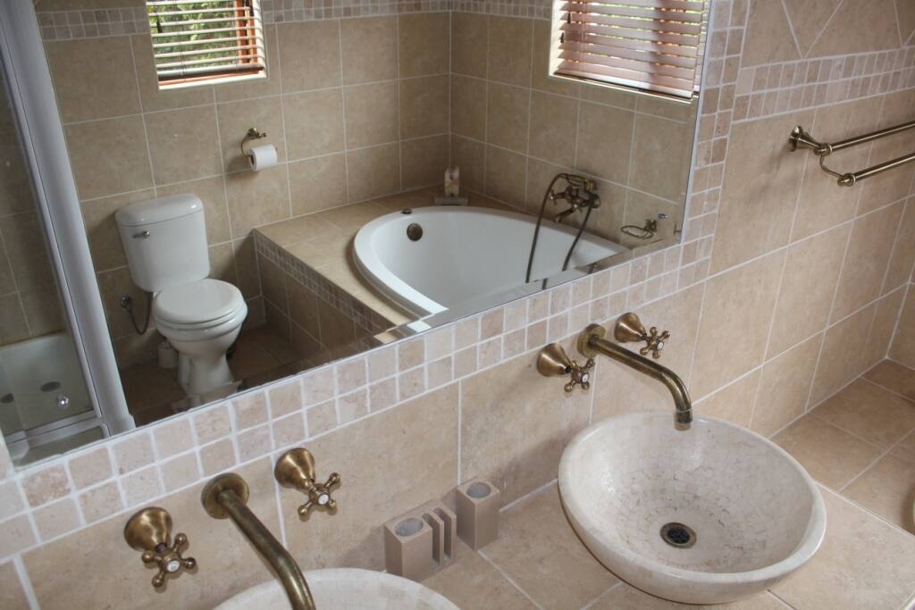 En-Suite Bathroom for Main Bedroom