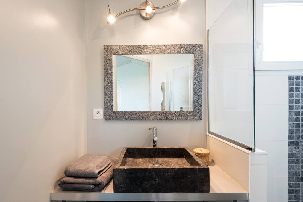 Salle d'eau privée avec douche à l'italienne