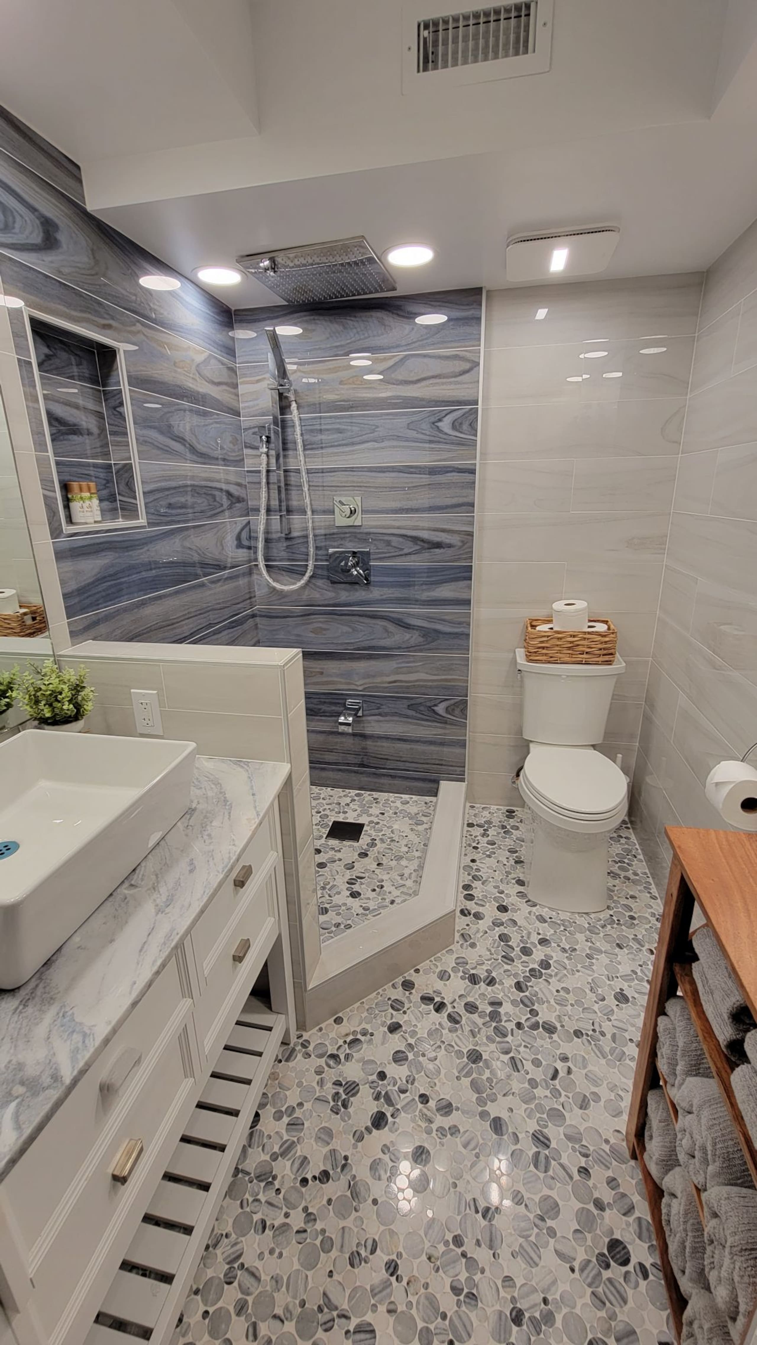 Condo in Honolulu · ★4.93 · 1 bedroom · 1 bed · 1 private bath - Image 4