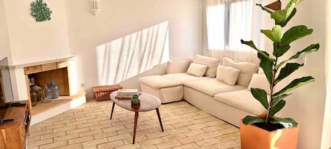 Top performing Airbnb: Stylish pool & terrace house, beach 400m, 2 BR in Ferragudo