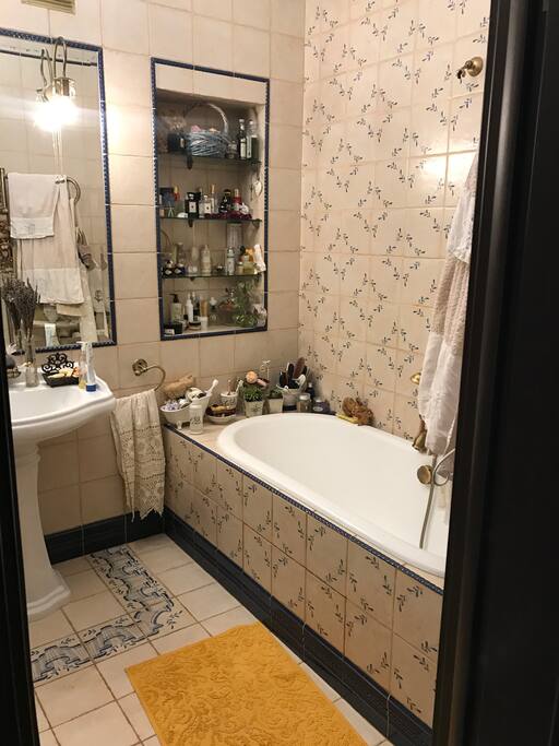Bathroom bath