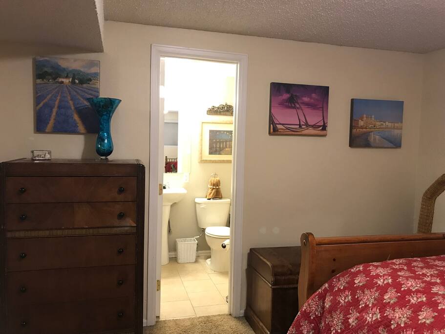 Private Attached full bath with bathtub/shower