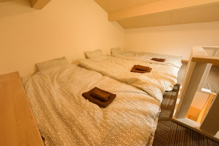 3 x Single Futon-sæt på loftsrummet (3F)