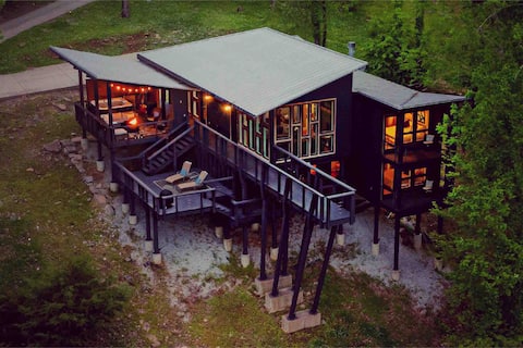 Treehouse of Center Hill Lake