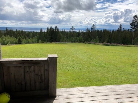 Stuga med oslagbar utsikt i Fryksås Fädbod