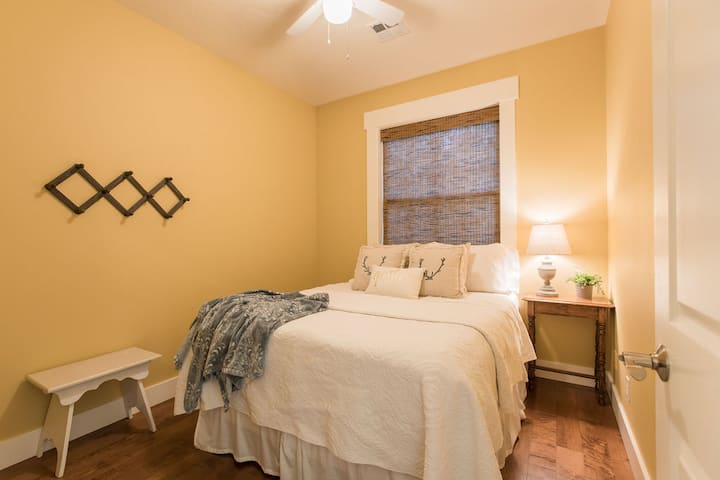 La seconda camera con lussuoso letto queen-size! 