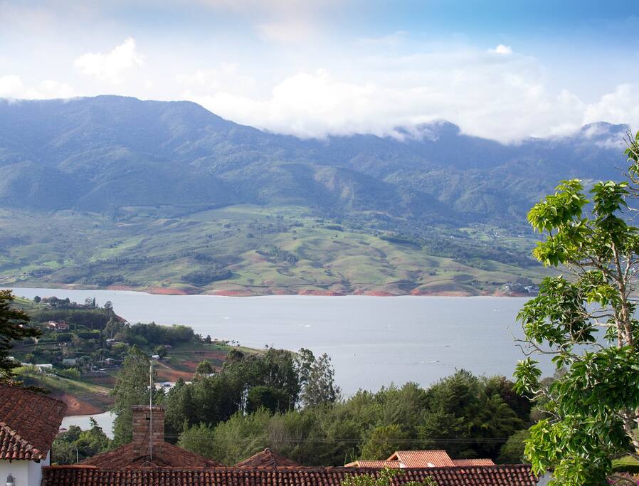 Vista unica desde un lugar privilegiado en el lago Calima.