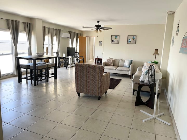 Plaza Apartments 8 Walking distance to the beach Apartments for Rent