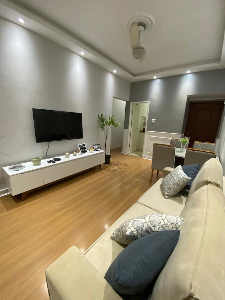 Sofá de 2.29. ¡Cuatro asientos fuera! ¡Mucha comodidad! 