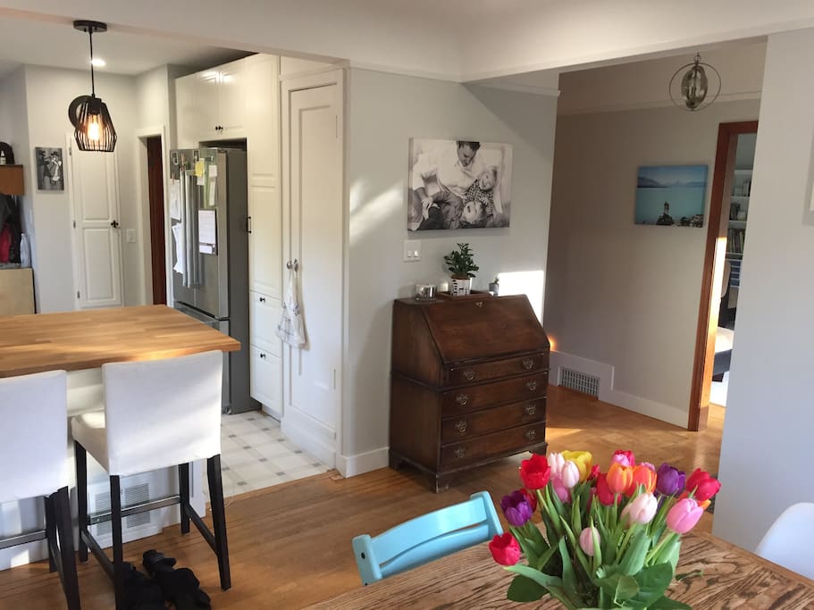 The kitchen and dining room set up is perfect for family relaxation after a long day of skiing