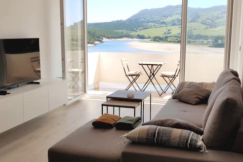 Propiedad de Airbnb exitosa: An apartment with fantastic ocean views. en Miengo