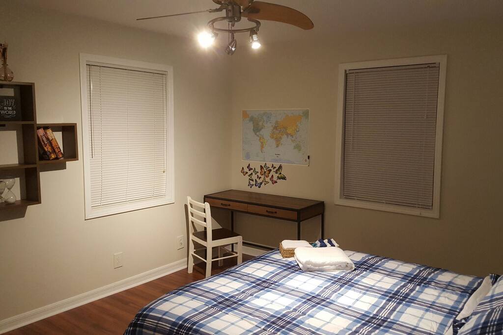 Desk & chair