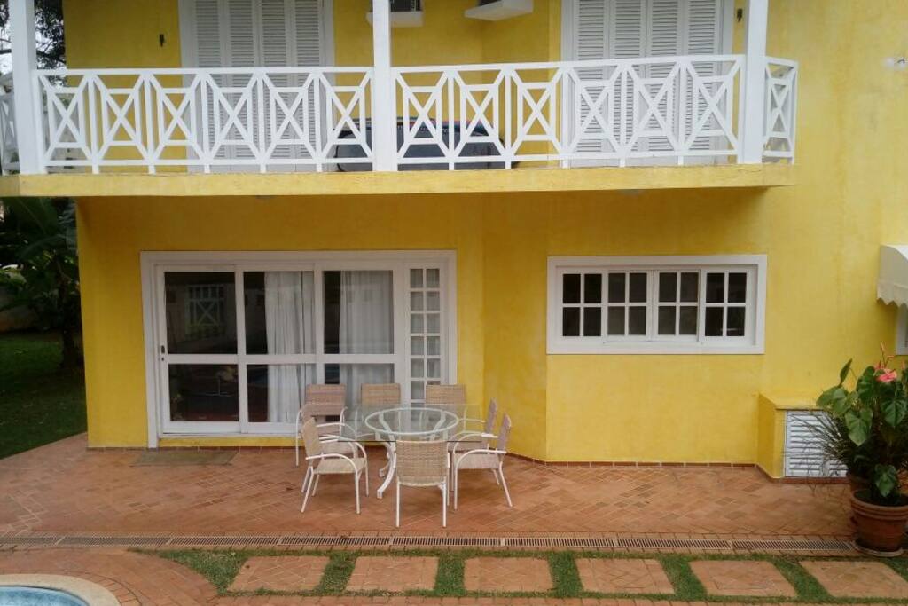 area jardim e piscina