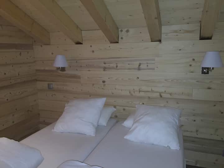 Соба со бања