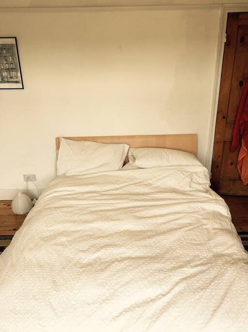 Kingsized Bed