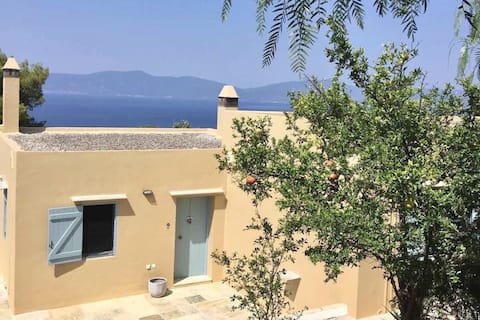 A holiday home with a magnificent sea view!