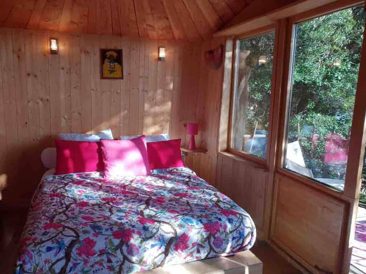 سرير 200/140 مواجه للوادي.