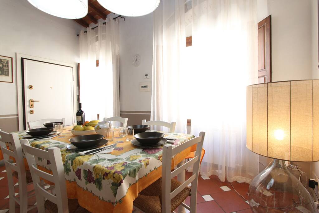 Living Room/Dinner table