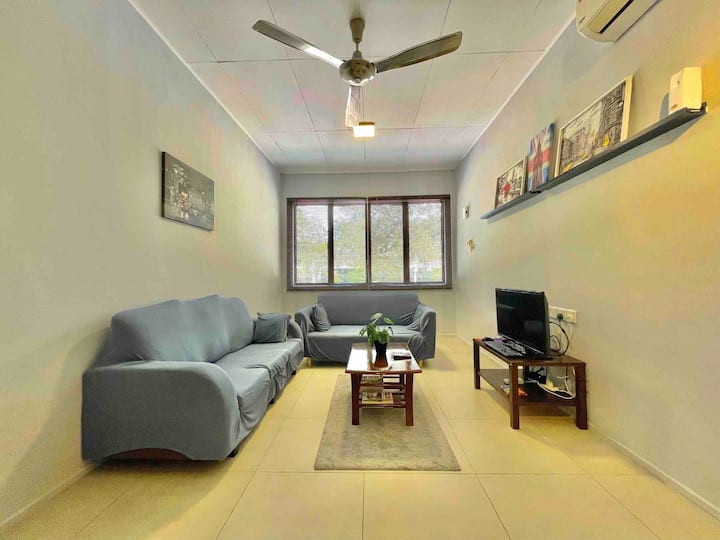 48Pax Safe & Relax House Sunway Lagoon/ Pyramid Houses for Rent in