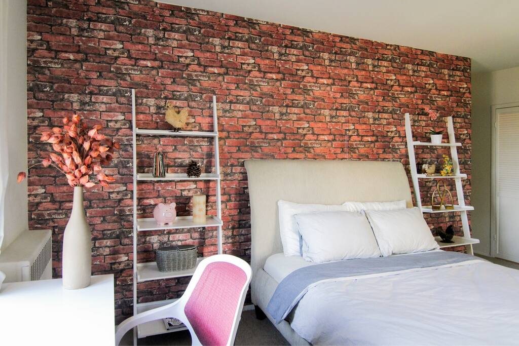 Queen bed