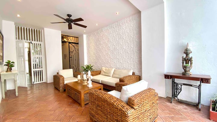 Stunning 10-br House, Private Pool In The Old Town - Cartagena, Colombia
