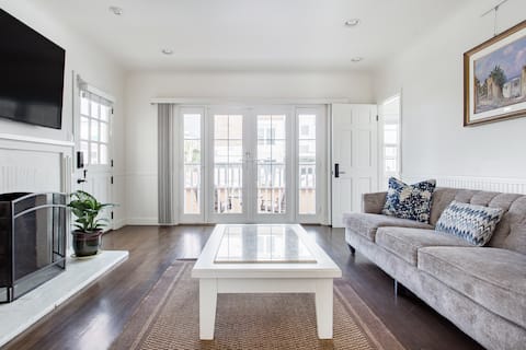 Popular Airbnb listing: Classic Bungalow Half a Block from the Sand at Hermosa Beach in Hermosa Beach